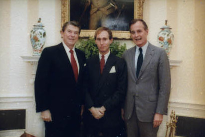FOTO Reagan Stone en Bush, door Mary Anne Fackelman - https://www.reaganlibrary.gov/, via Wikipedia.org.